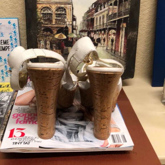 Sandals - Picture 6 of 6